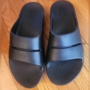 Oofos Ooahh Unisex M Sz 10 W 12 Black Slide Sandal